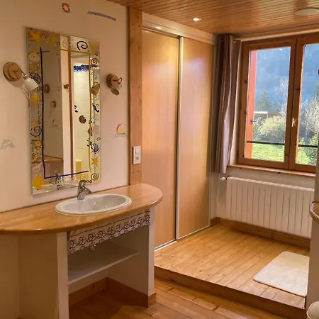 L'echo Des Vue Montagne Centre Village Sauna & Grill *